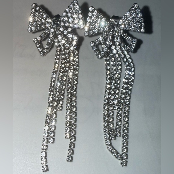 MIA Silver Rhinestone Bow and Tassel Earrings New With Tags - Picture 2 of 6